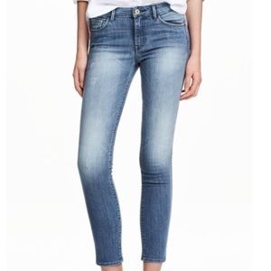 NWT H&M Light Wash Slim Cropped Low Waist Jeans